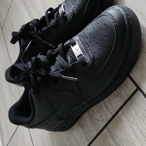 Af1 Nike airforce 1s all black - Picture 4 of 7